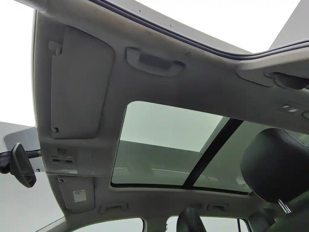 Volkswagen Tiguan L — миниатюра 14