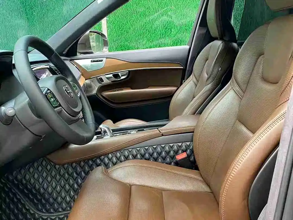 VOLVO XC90 PLUG IN HYBRID