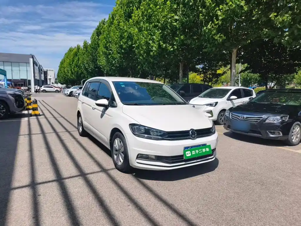 Volkswagen Touran — миниатюра 4
