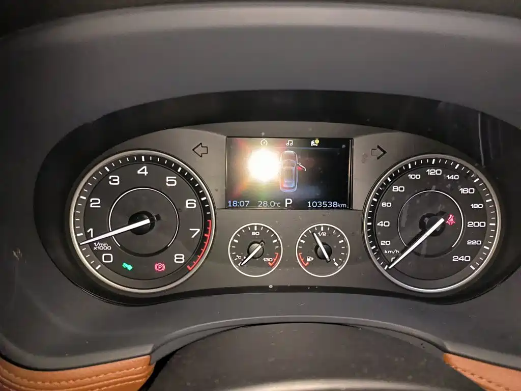 Borgward BX7 — миниатюра 7