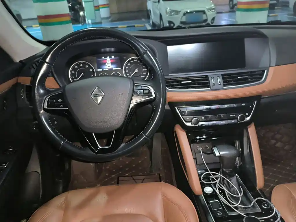 Borgward BX7 — миниатюра 5