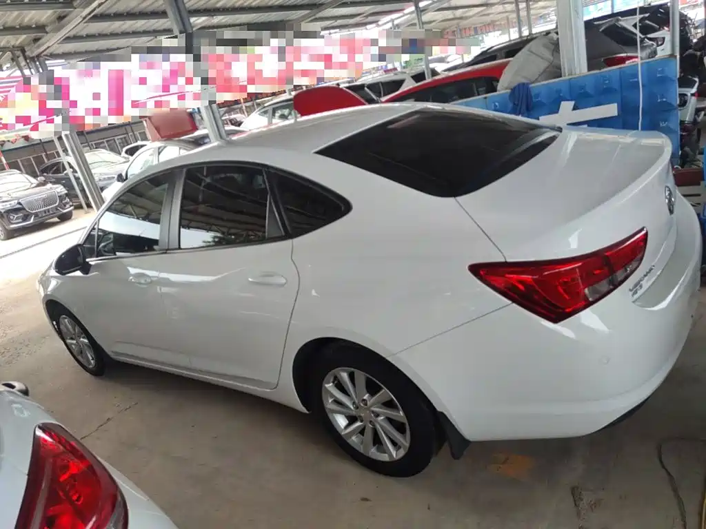 Buick Verano — миниатюра 5