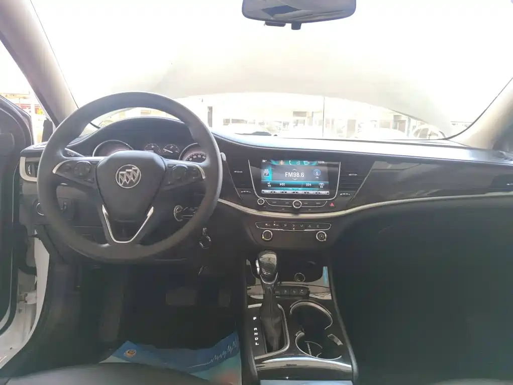 Buick Verano — миниатюра 10