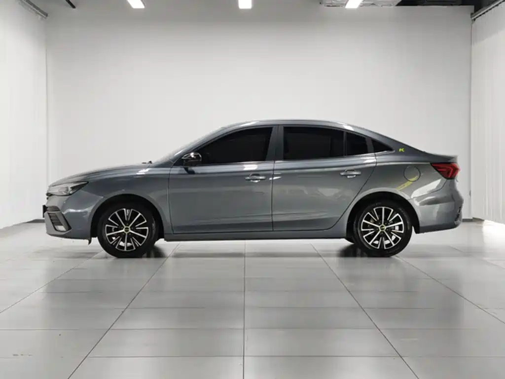 Roewe i5 — миниатюра 2