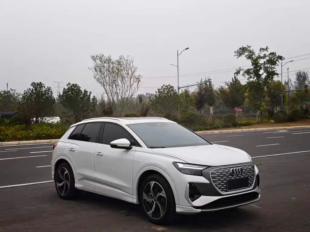 Audi Q4 e-tron — миниатюра 3
