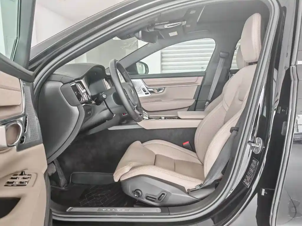 Volvo S90 PHEV — миниатюра 8