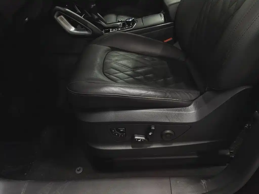 Borgward BX7 — миниатюра 20