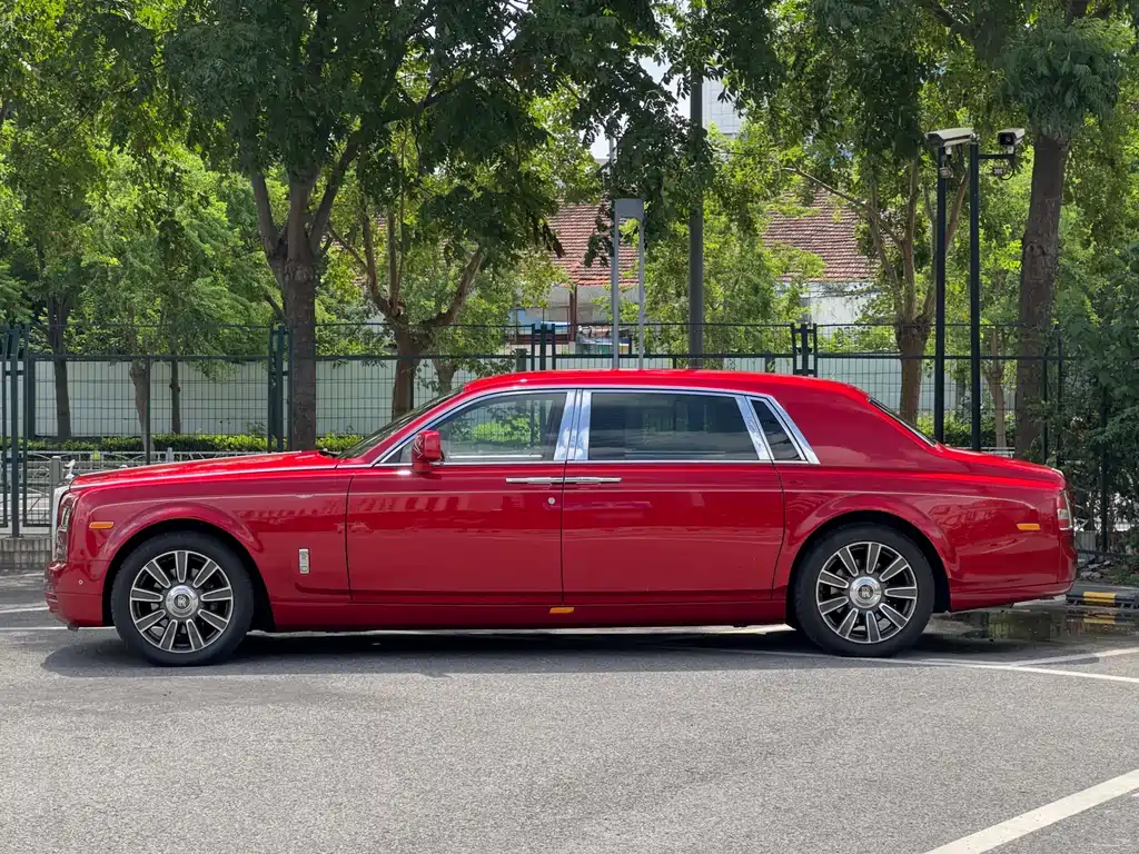 Rolls-Royce Phantom — миниатюра 7