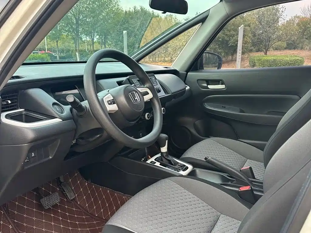 Honda Fit — миниатюра 8