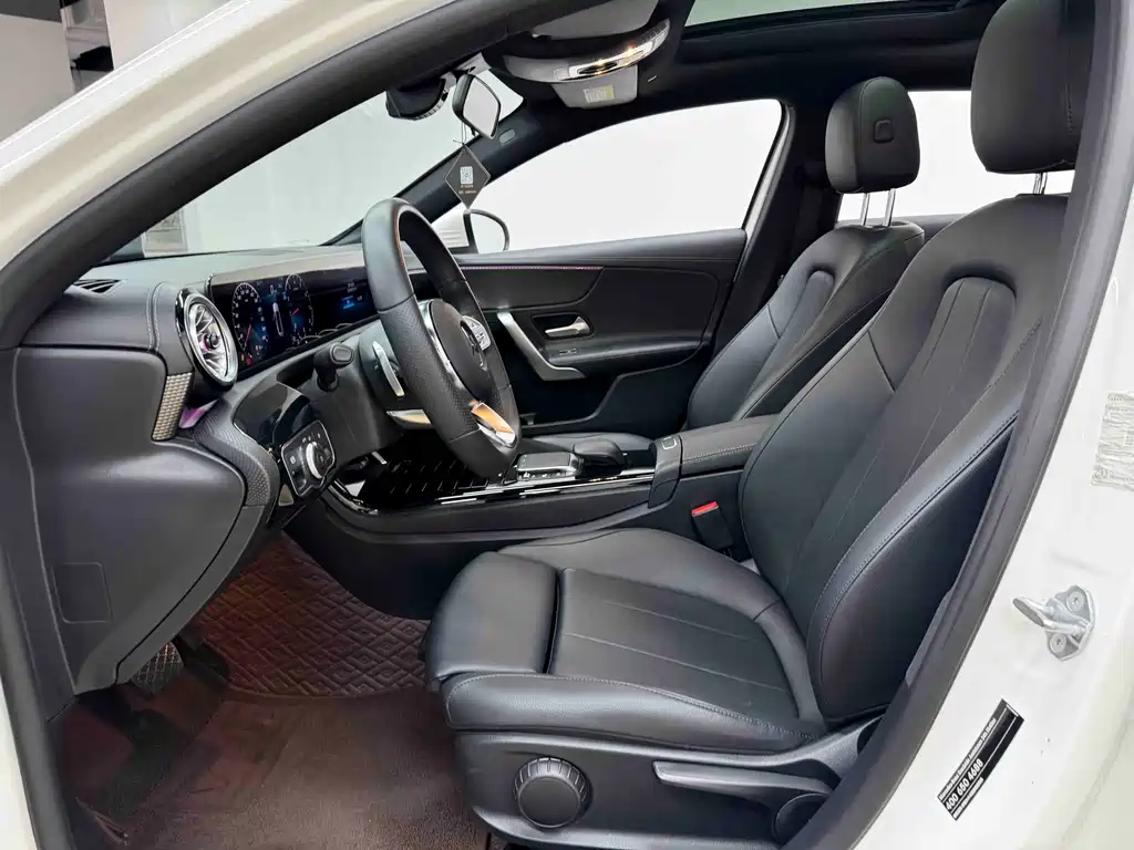 Mercedes-Benz A-Class — миниатюра 11