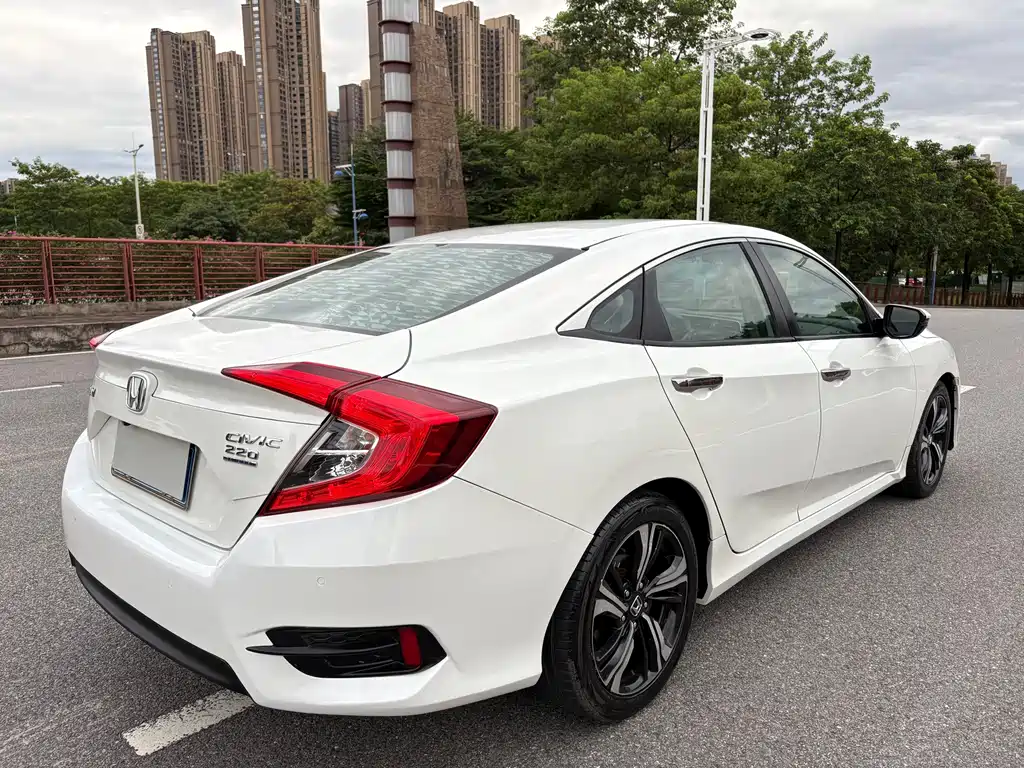Honda Civic — миниатюра 4