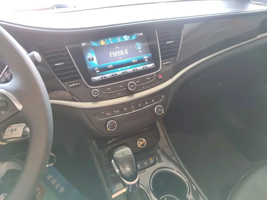 Buick Verano — миниатюра 13