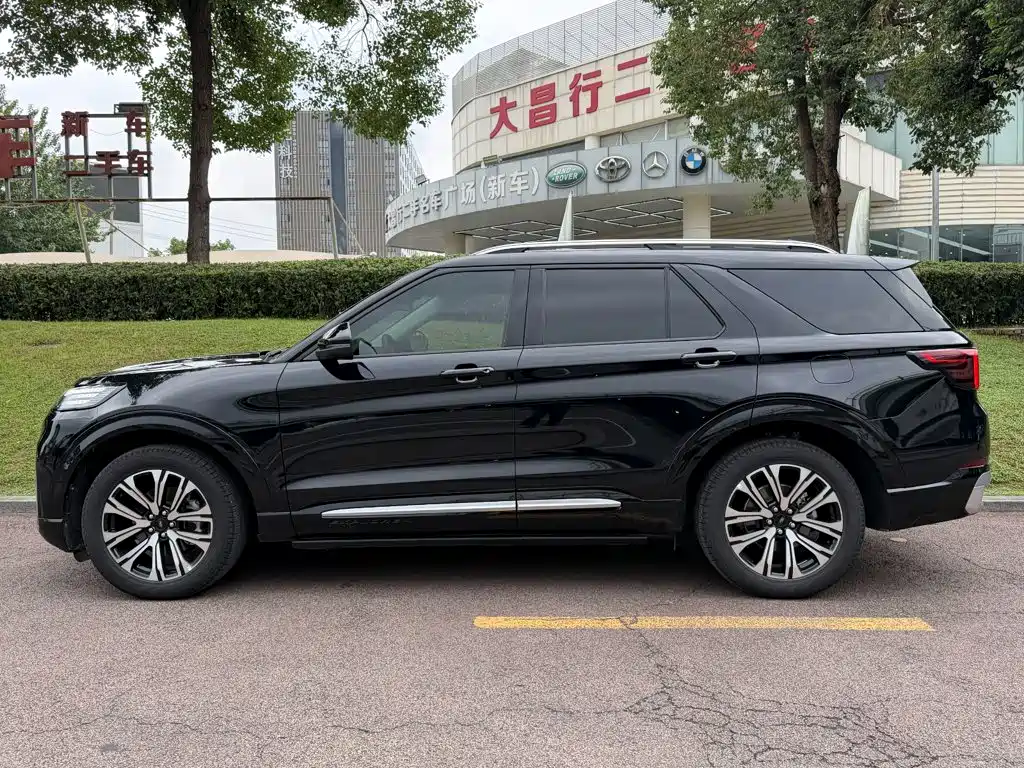 Ford Explorer — миниатюра 3