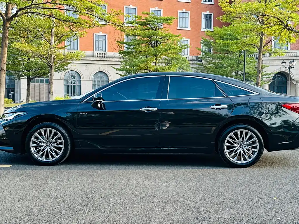 Toyota Avalon — миниатюра 8