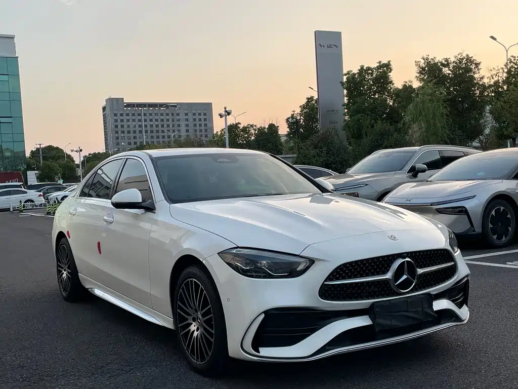 Mercedes-Benz C-Class — миниатюра 3