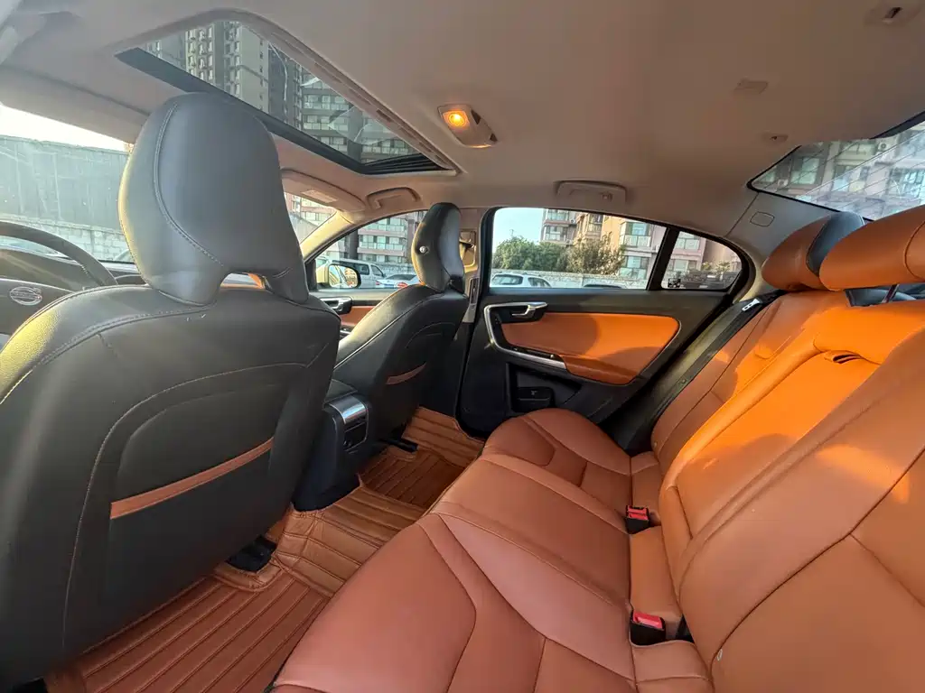 Volvo S60 — миниатюра 8