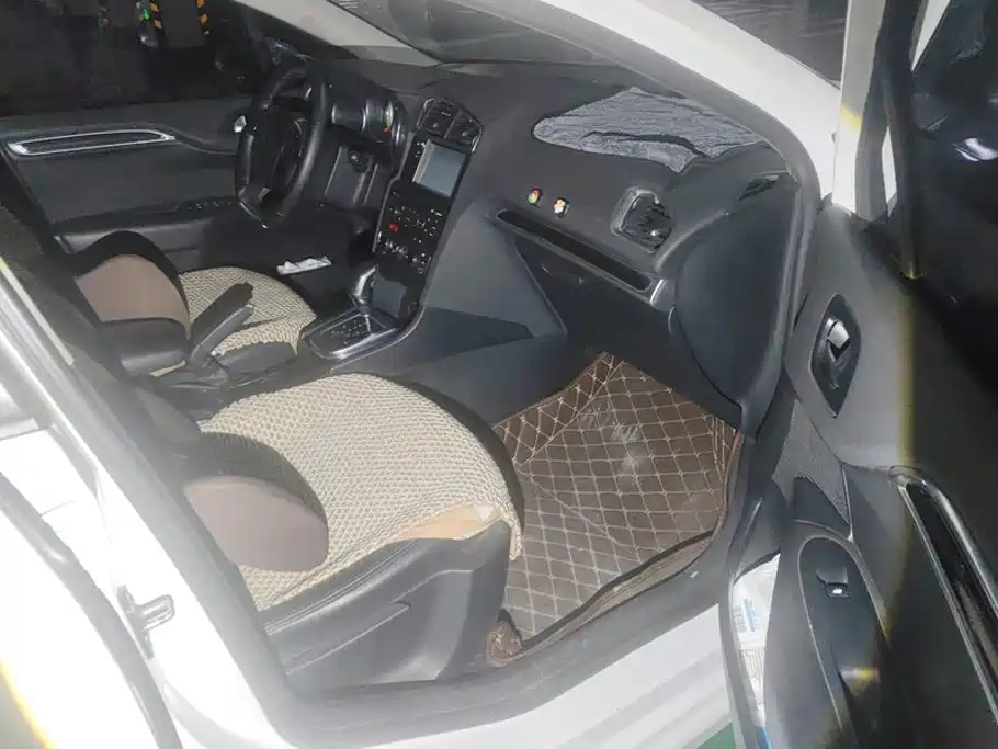 Citroen C4L — миниатюра 8