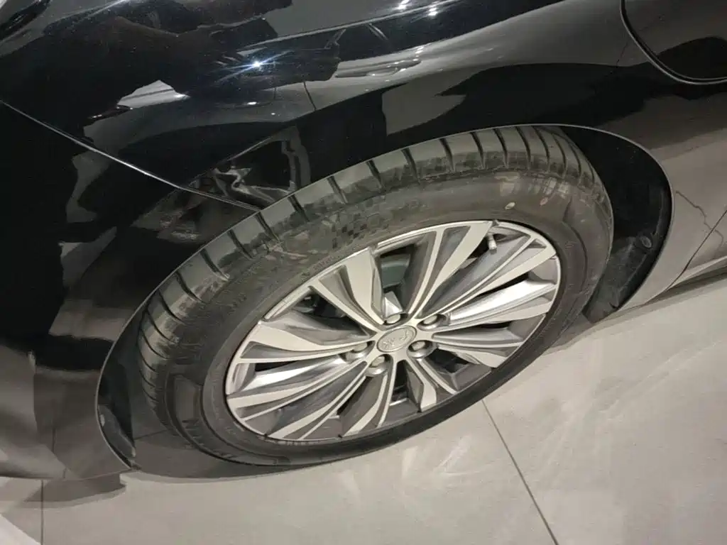 Hongqi Hongqi E-QM5 — миниатюра 23