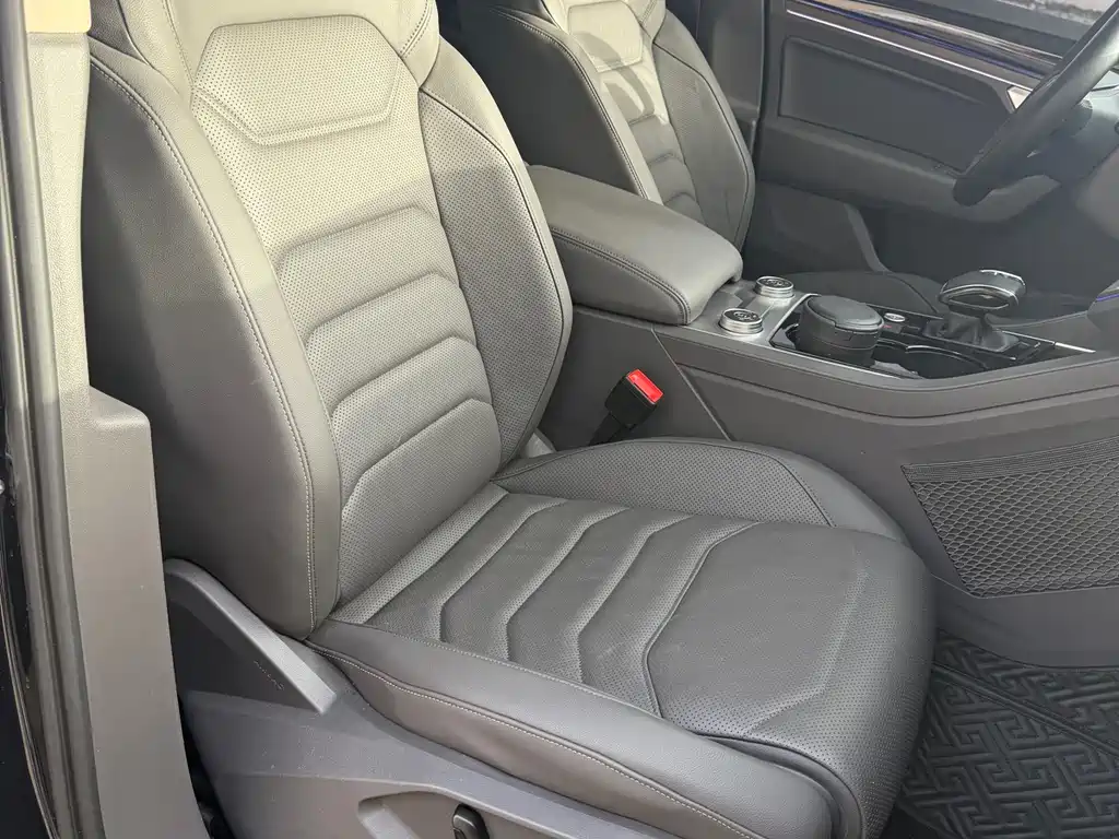 Volkswagen Touareg 2021 3.0TSI Sport