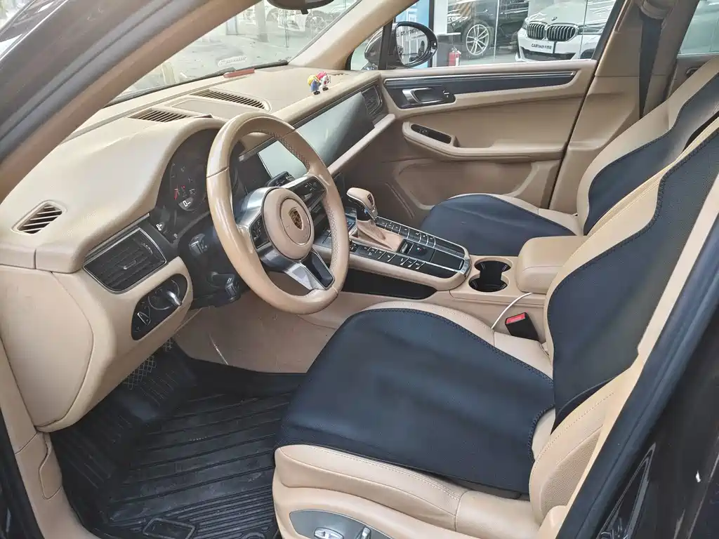 Porsche Macan — миниатюра 7