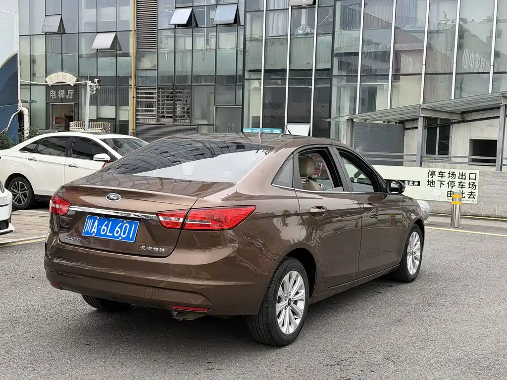 Ford Escort — миниатюра 15