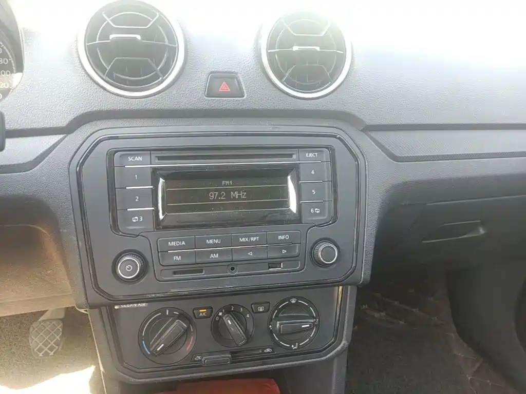 Volkswagen Jetta — миниатюра 18