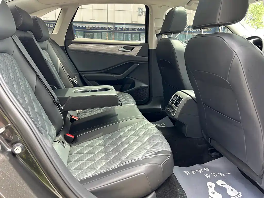 Volkswagen Sagitar — миниатюра 16