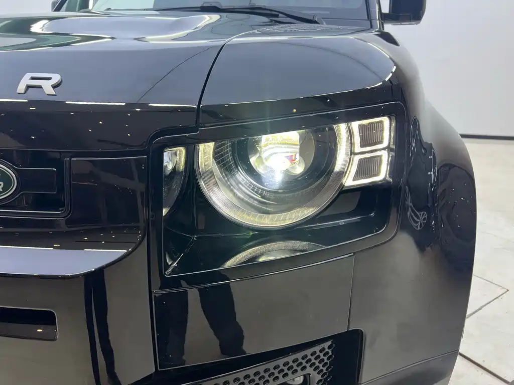 Land Rover Defender — миниатюра 7