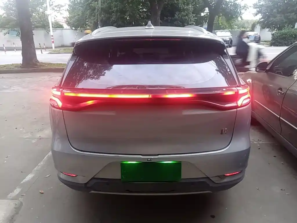 BYD Tang — миниатюра 6