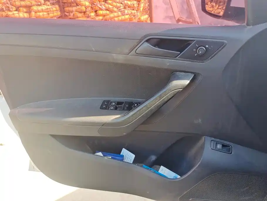 Volkswagen Jetta — миниатюра 7