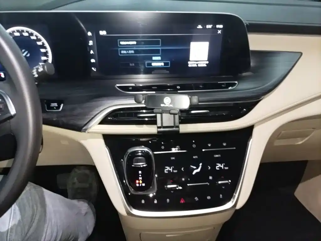 Buick GL8 — миниатюра 13