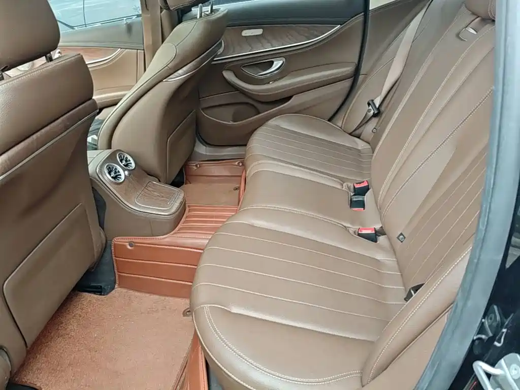 Mercedes-Benz E-Class — миниатюра 17