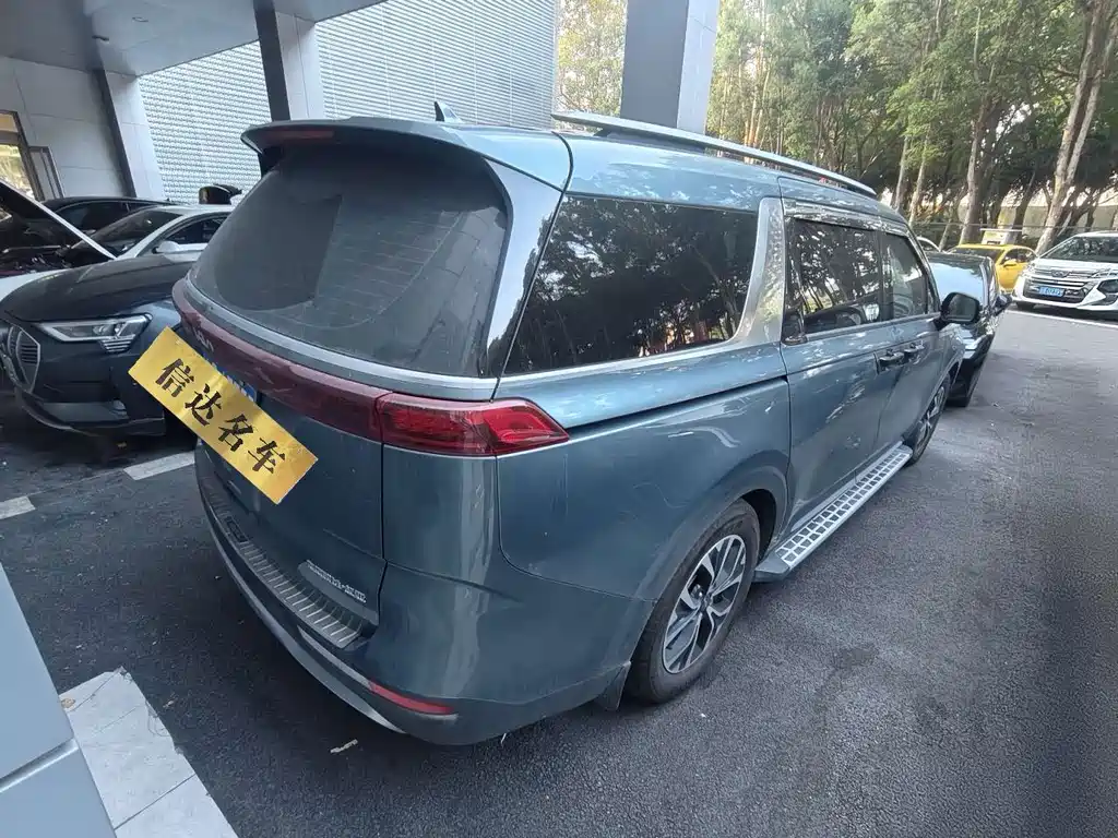 Kia Carnival — миниатюра 8