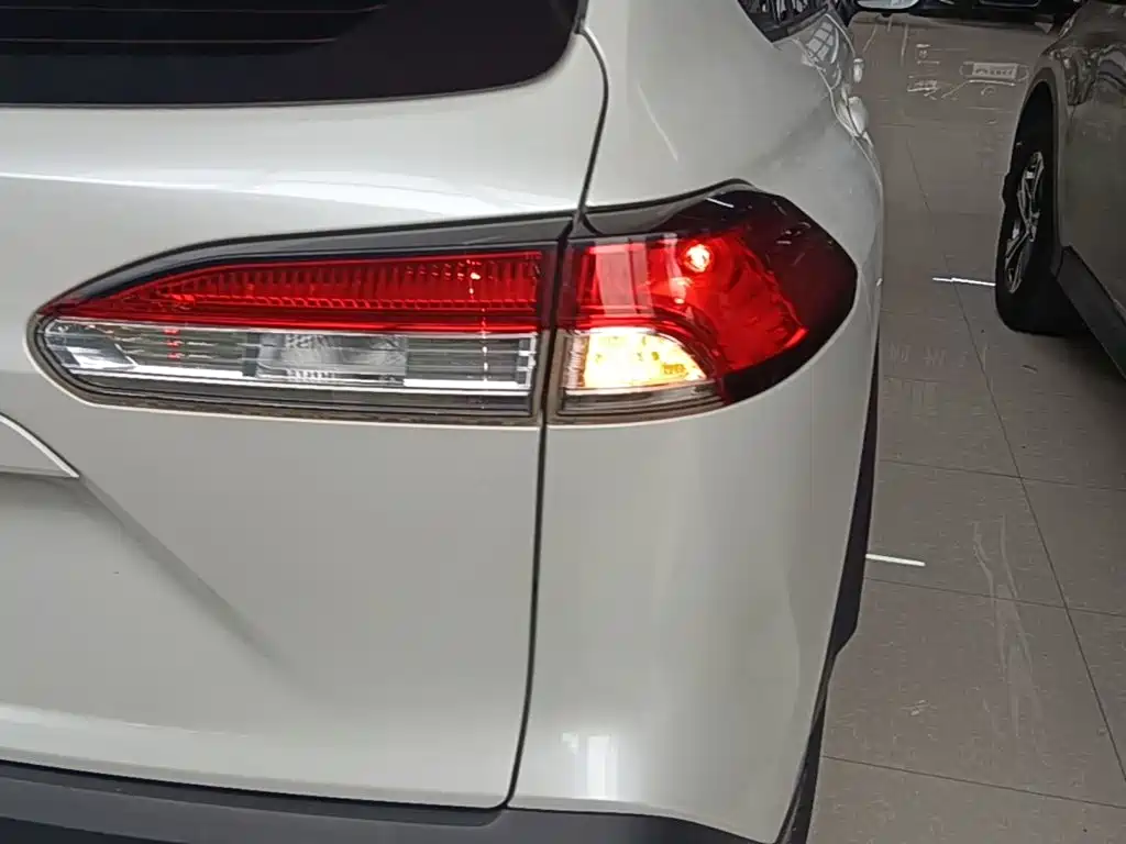 Toyota Corolla Cross — миниатюра 8