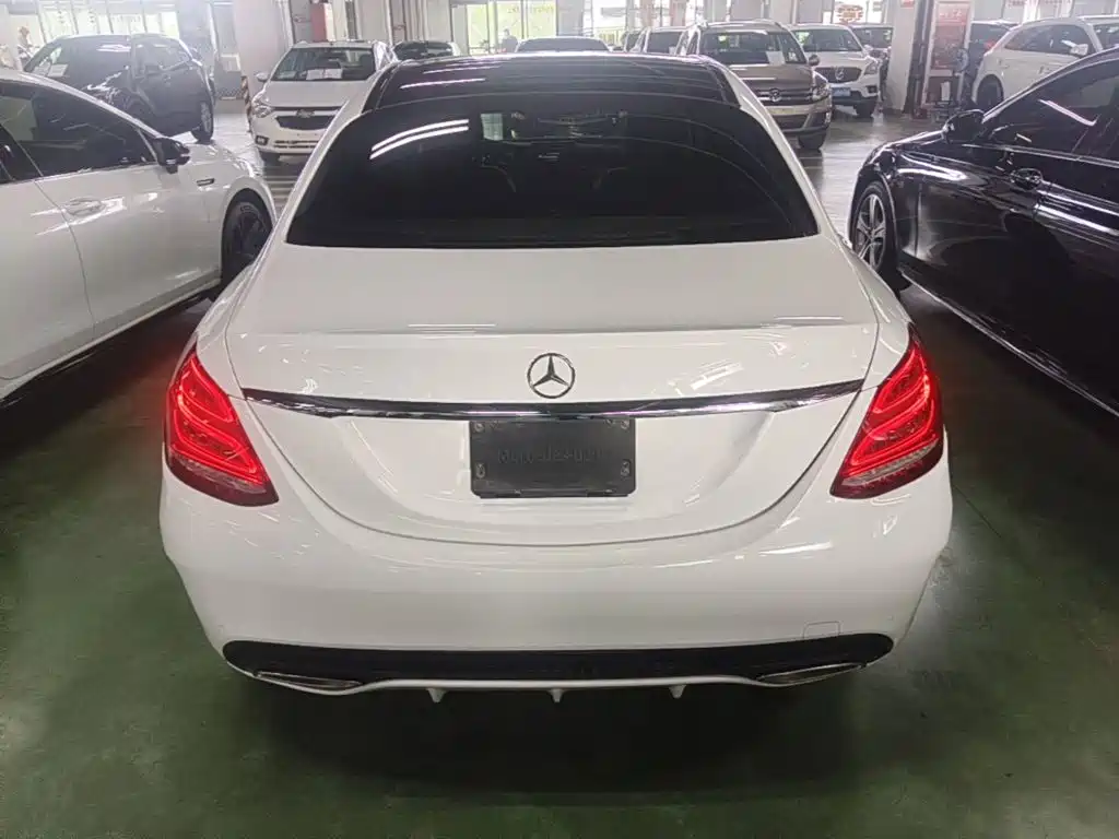 Mercedes-Benz C-Class — миниатюра 6