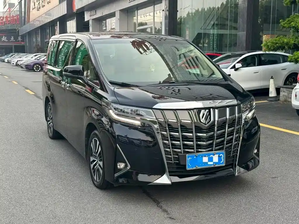 Toyota Alphard — миниатюра 3
