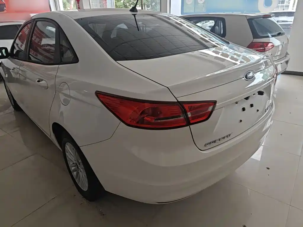 Ford Escort — миниатюра 5