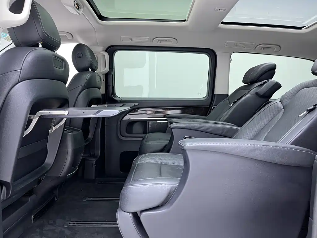 Mercedes-Benz V-Class — миниатюра 7