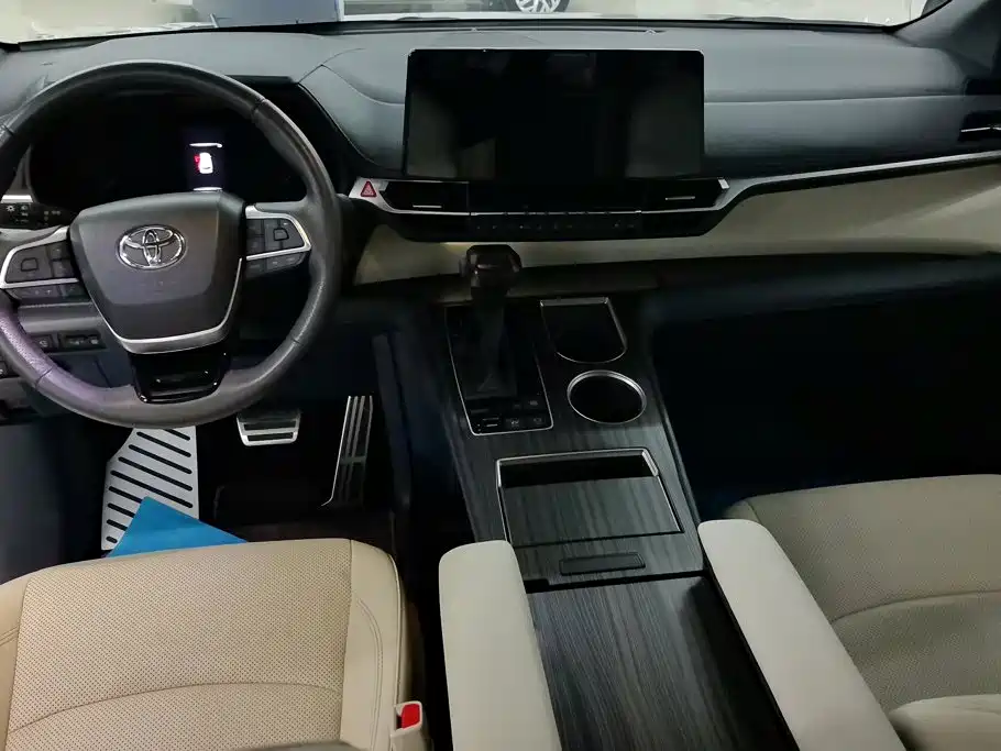 Toyota Sienna — миниатюра 12
