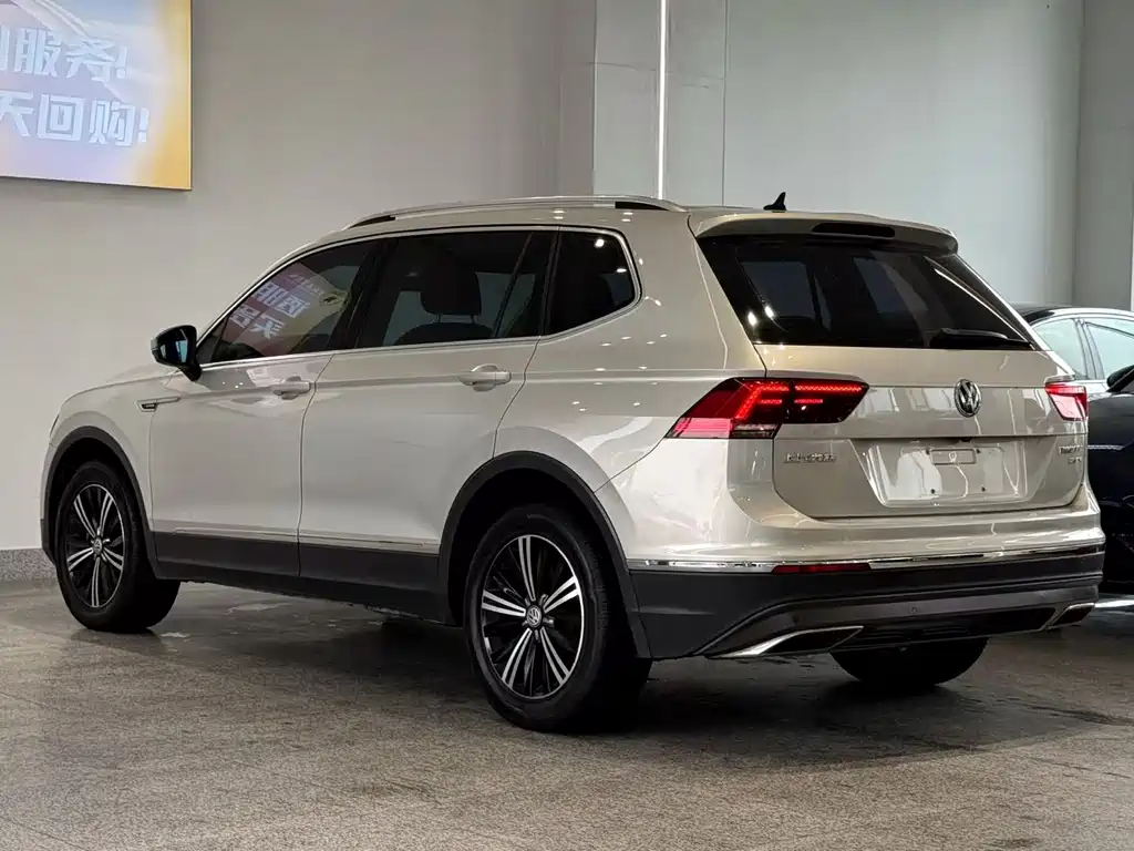 Volkswagen Tiguan L — миниатюра 9