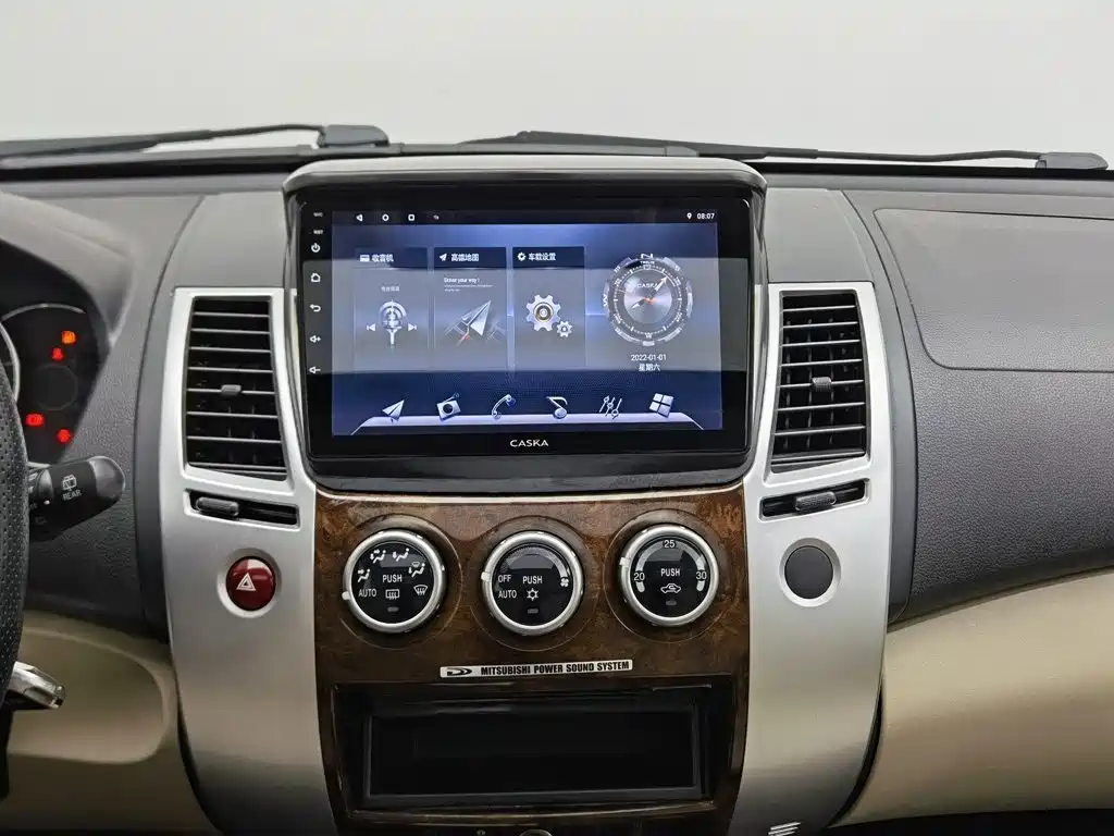 Mitsubishi Pajero Sport — миниатюра 12