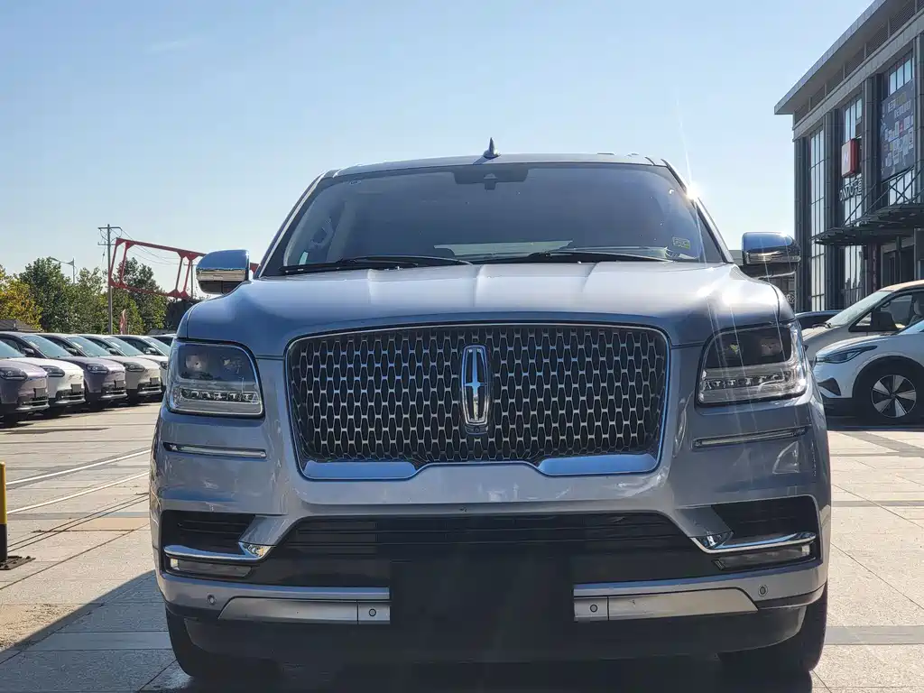 Lincoln Navigator — миниатюра 2