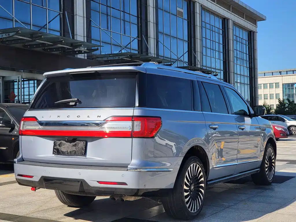 Lincoln Navigator — миниатюра 4