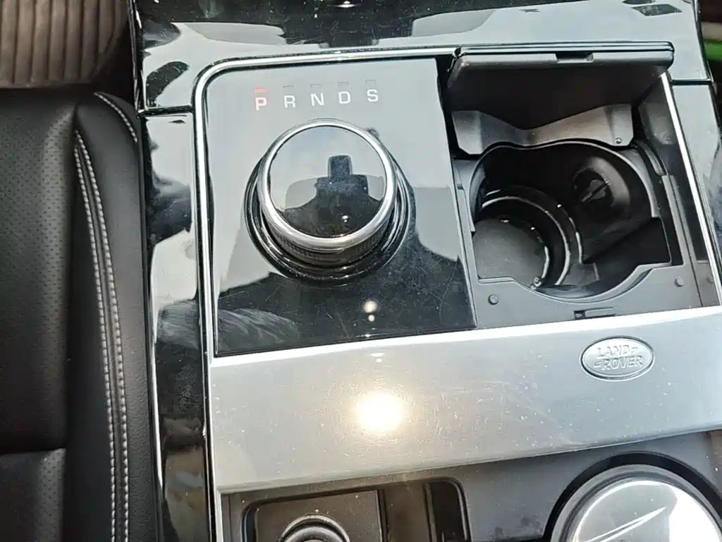 Land Rover Velar — миниатюра 14