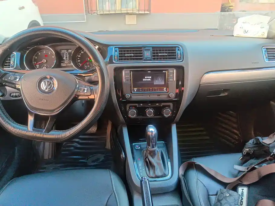 Volkswagen Sagitar — миниатюра 12