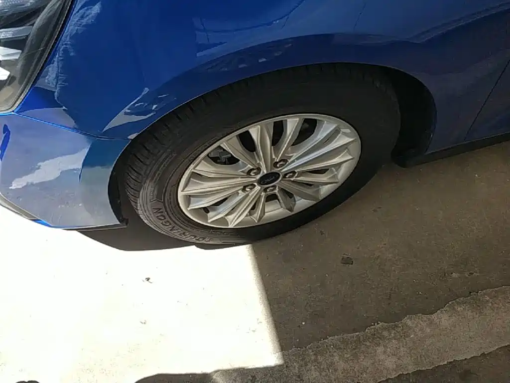 Ford Focus — миниатюра 23