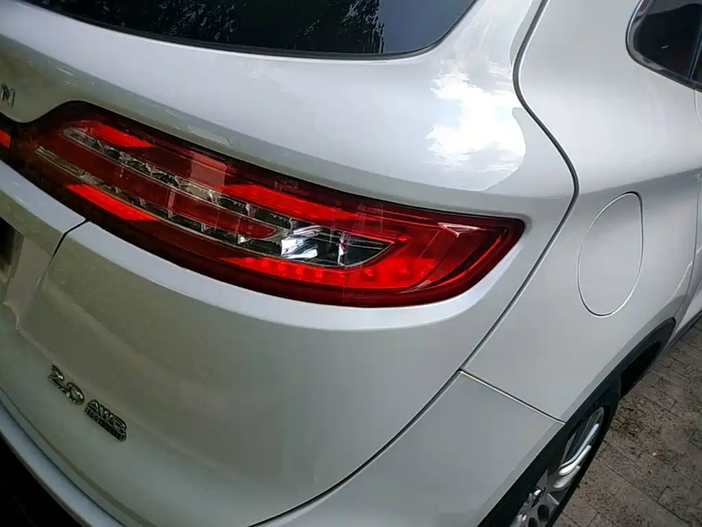 Lincoln MKC — миниатюра 8