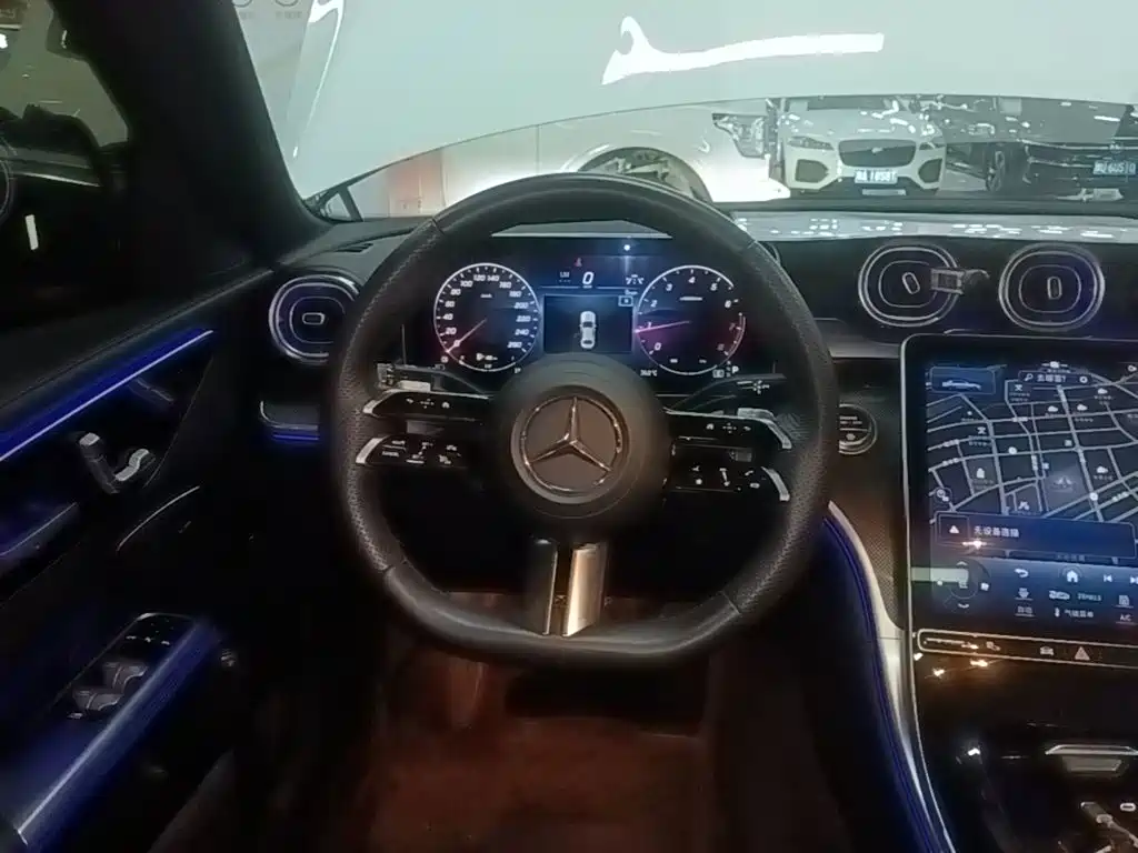 Mercedes-Benz C-Class — миниатюра 11