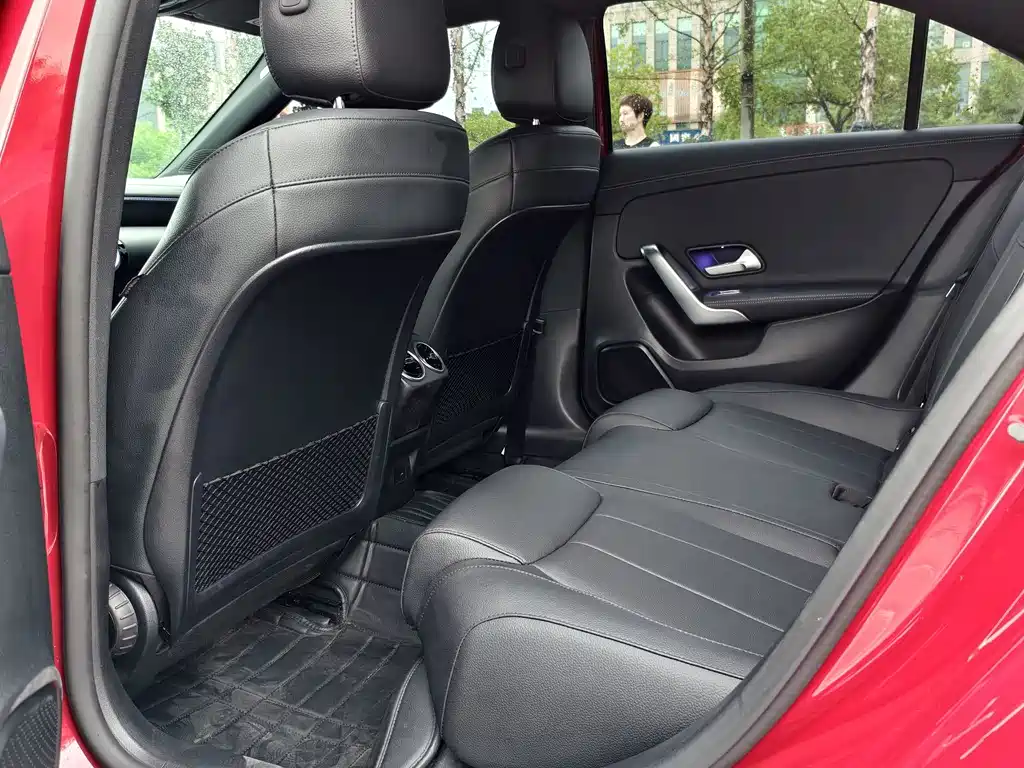 Mercedes-Benz A-Class — миниатюра 8