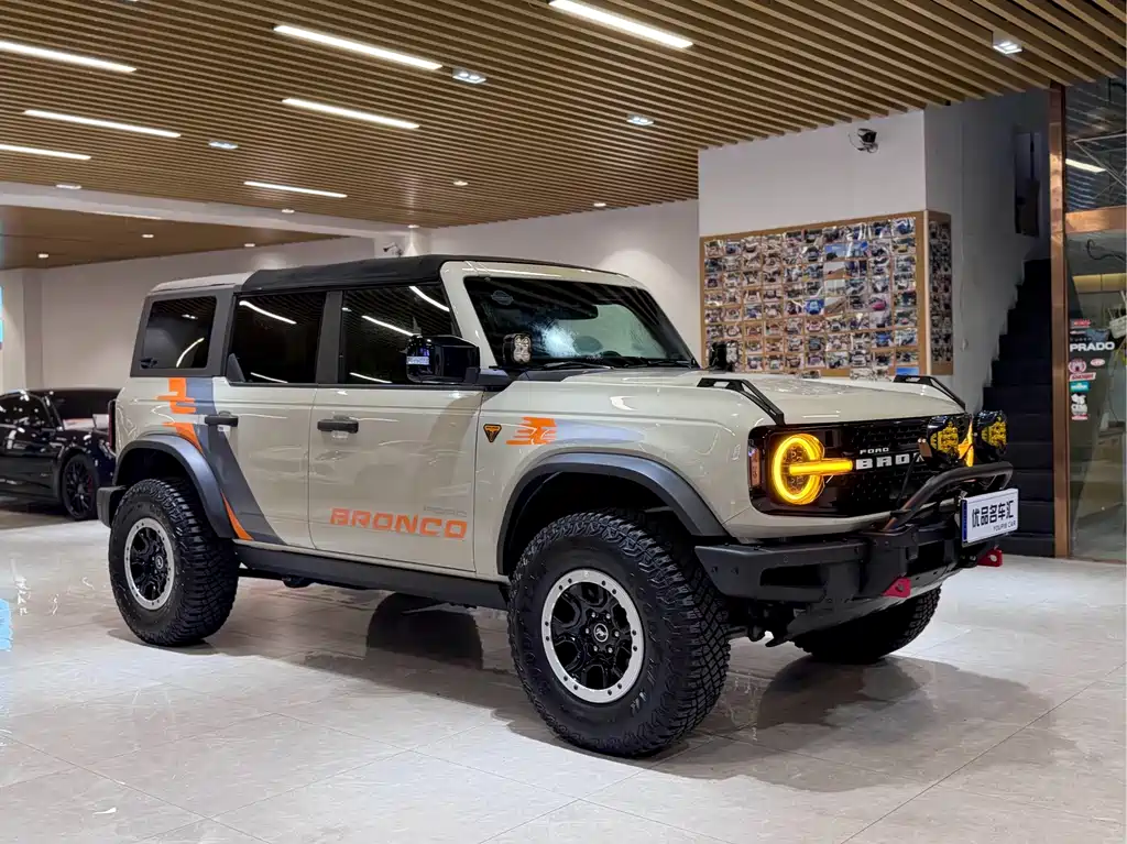 Ford Bronco — миниатюра 3